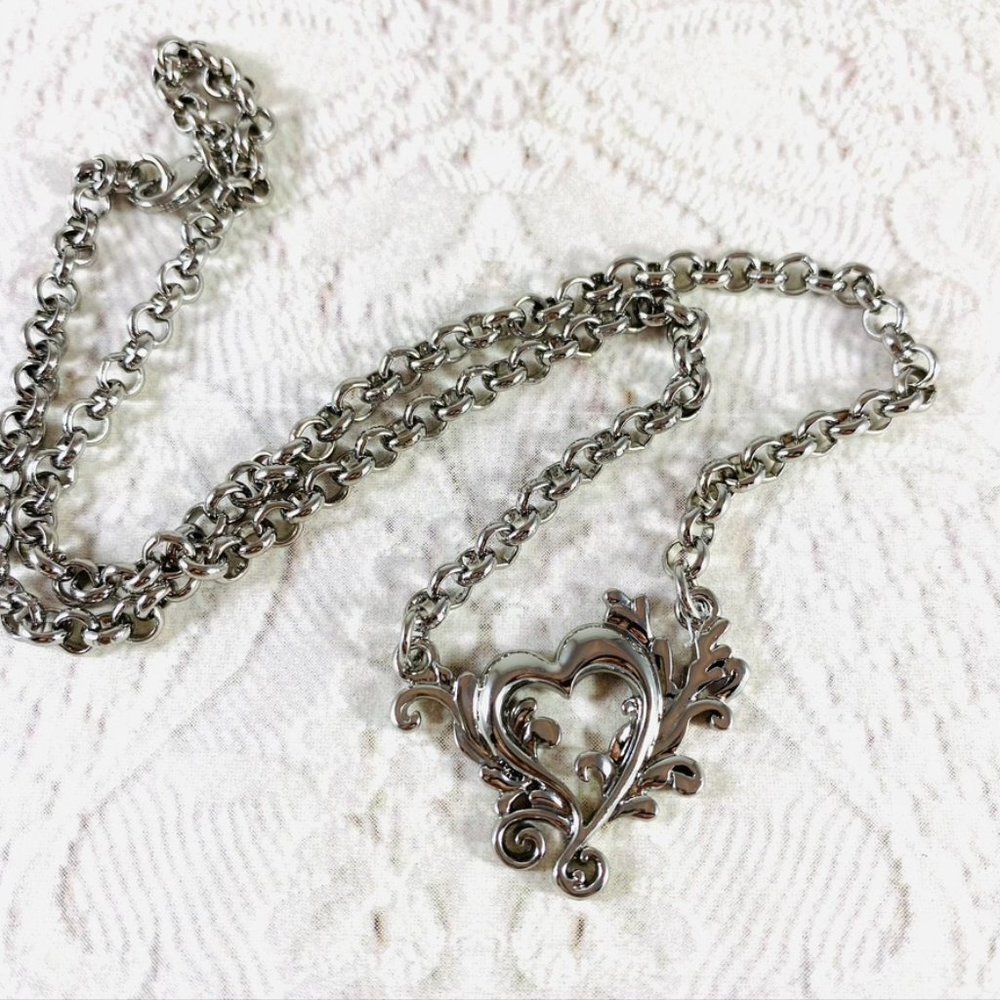 Pretty Flourished Heart Silver-tone Necklace